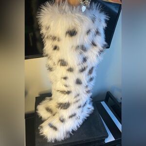 Azalea Wang Snow Leopard Tundra Boot